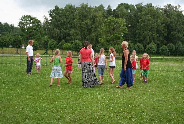 Rotaļās