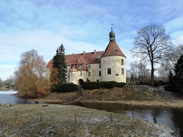 Jaunpils pils prieksa